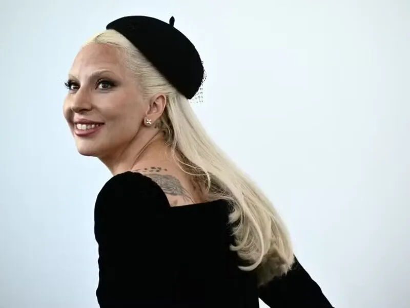 Baby Gaga: Site revela o nome da filha de Lady Gaga e Michael Polansky