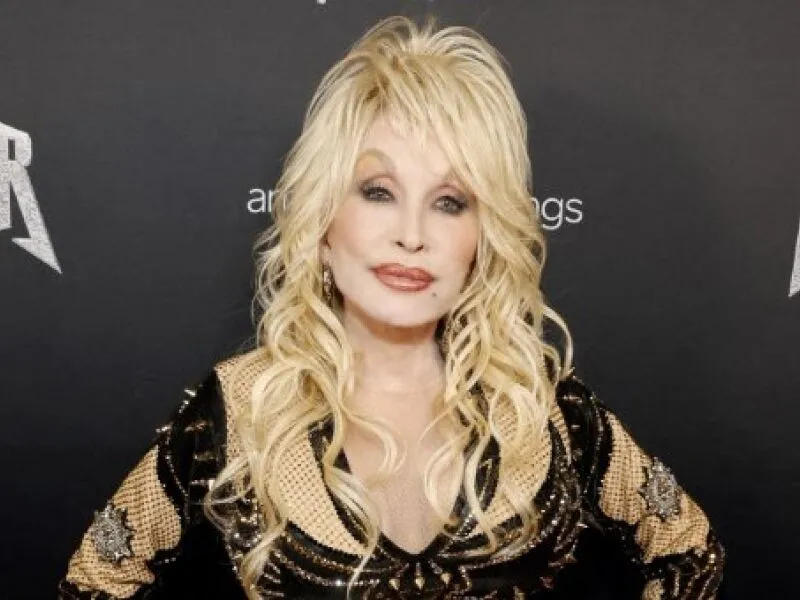 Dolly Parton: entenda disputa de patrimônio e acusações de ameaça e extorsão contra sobrinho