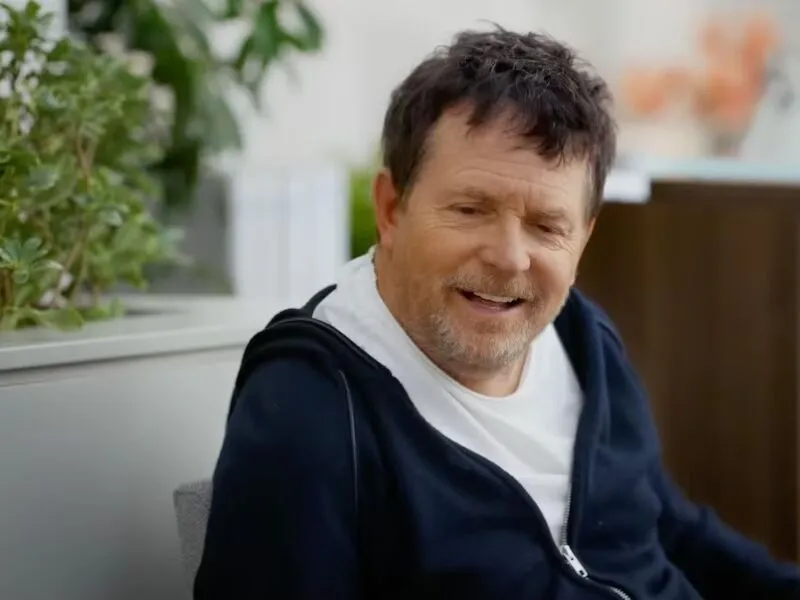 Ator de “De Volta para o Futuro”, Michael J. Fox recebe prêmio Emmy e fala sobre o Parkinson