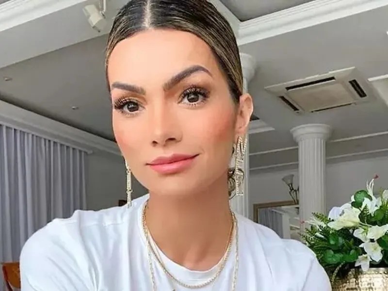 ‘Costura abdominal’: entenda a cirurgia de abdômen feita por Kelly Key na pós-gestação