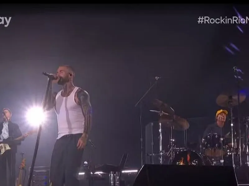 Maroon 5 ‘segue script’ com hits, energia e um show que funciona