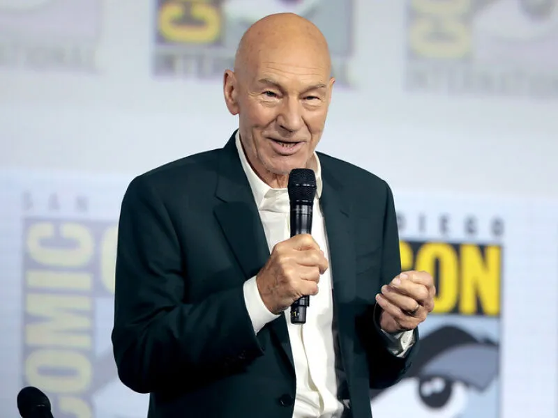 Demência por corpos de Lewy: entenda o diagnóstico do ator Patrick Stewart