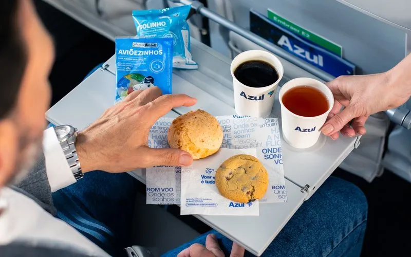 Azul lança novo cardápio para passageiros do Espaço Azul