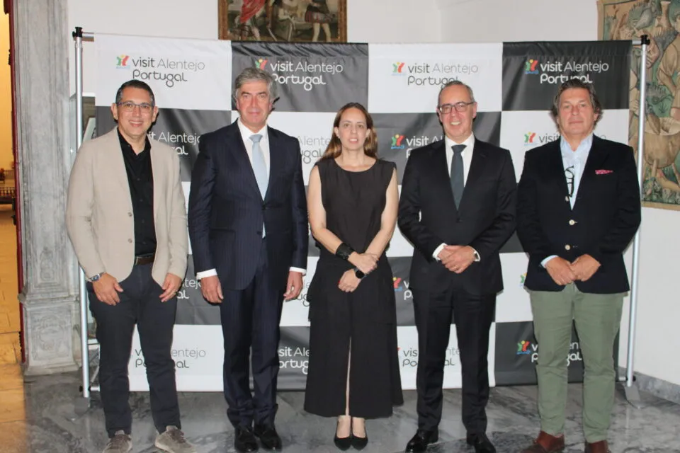 Convenção Braztoa termina em Portugal com jantar de confraternização em Beja; veja fotos
