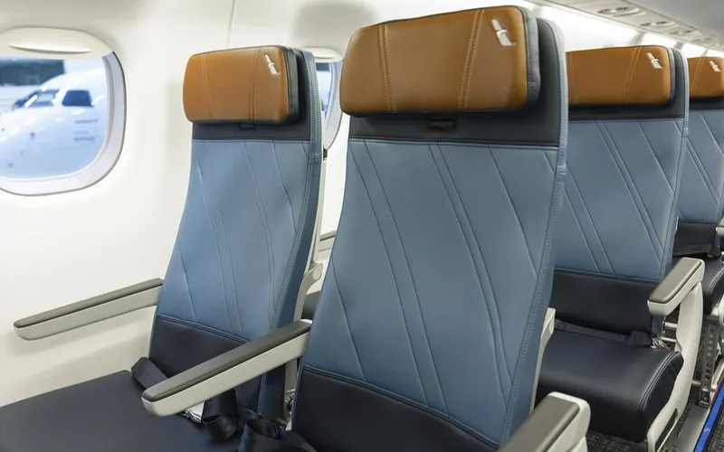 Embraer entrega primeiro E175 com novos assentos Recaro