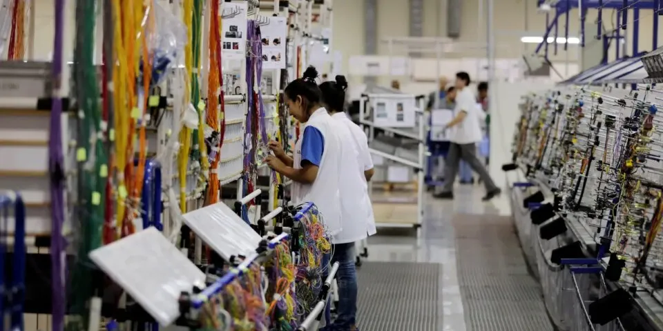 Faturamento da indústria cai 3,5% em agosto, informa CNI