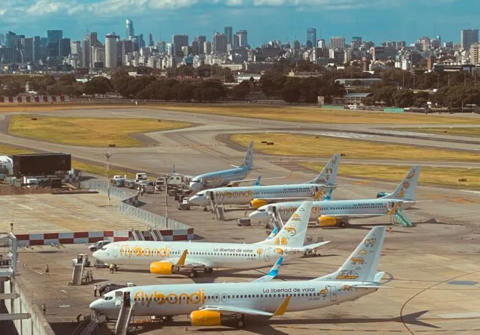 Flybondi recorre à Justiça argentina para renegociar dívidas e evitar falência