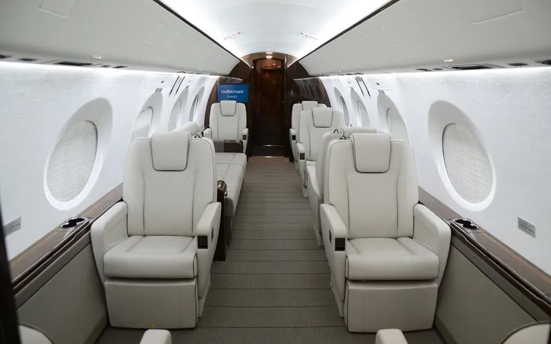 Gulfstream G400 faz primeiro voo com interior completo