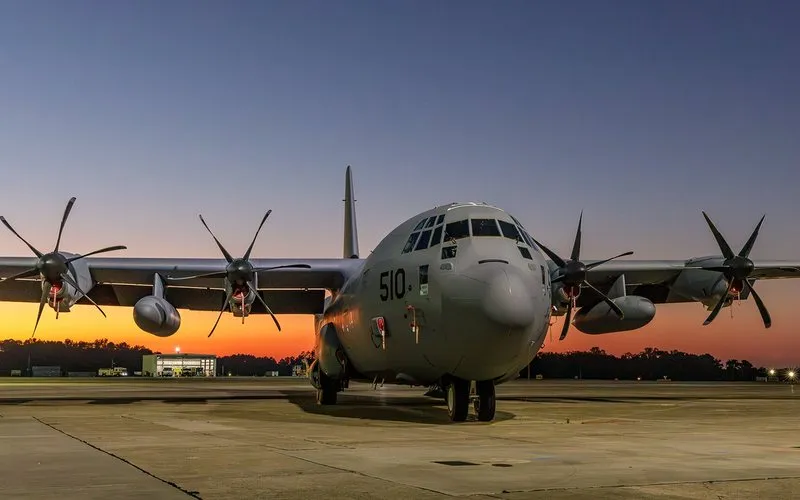 Marinha dos EUA inicia programa do novo E-130J Phoenix II