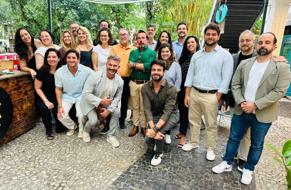 Olivier Hick deixa a Accor após 40 anos e recebe homenagem da equipe no Rio