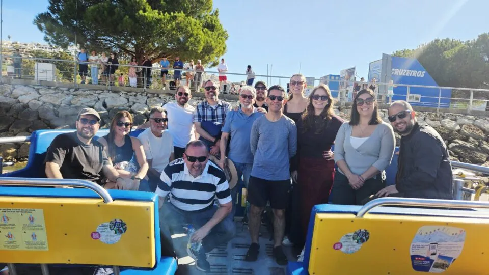 Passeio de barco marca dia do pós-tour da Convenção Braztoa 2026 no Algarve