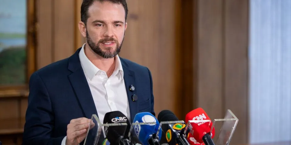 Previsão de superávit no Orçamento de 2027 está mantida, diz Durigan