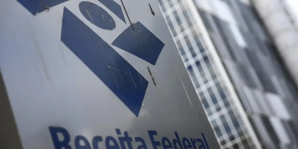 Restituições do IR batem recorde e chegam a R$ 41 bilhões em 2026