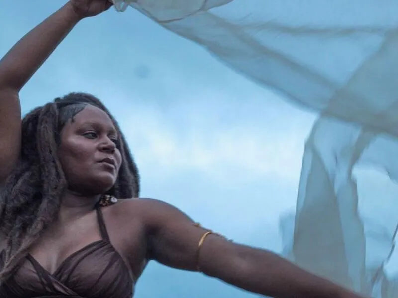 Maéve leva o show “Volúpia” a Gravatá com programação gratuita, neste sábado (24)