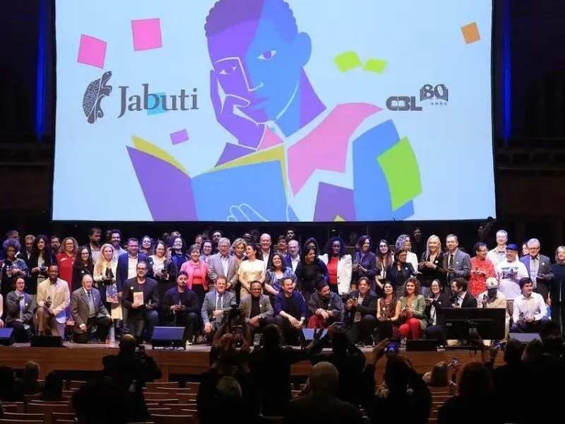 Ruy Castro vence prêmio principal do Jabuti pela 2ª vez consecutiva