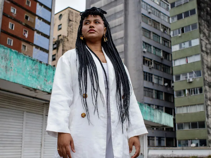 Luana Tavares reforça ancestralidade em álbum de estreia lançado nesta quinta (1º)