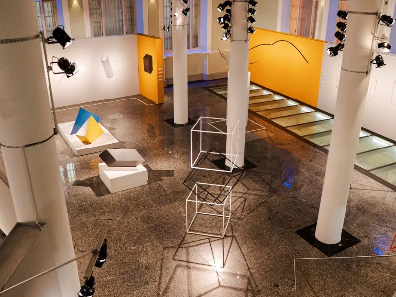 Exposição de Sérvulo Esmeraldo, na Caixa Cultural Recife, abre inscrições para oficina musical