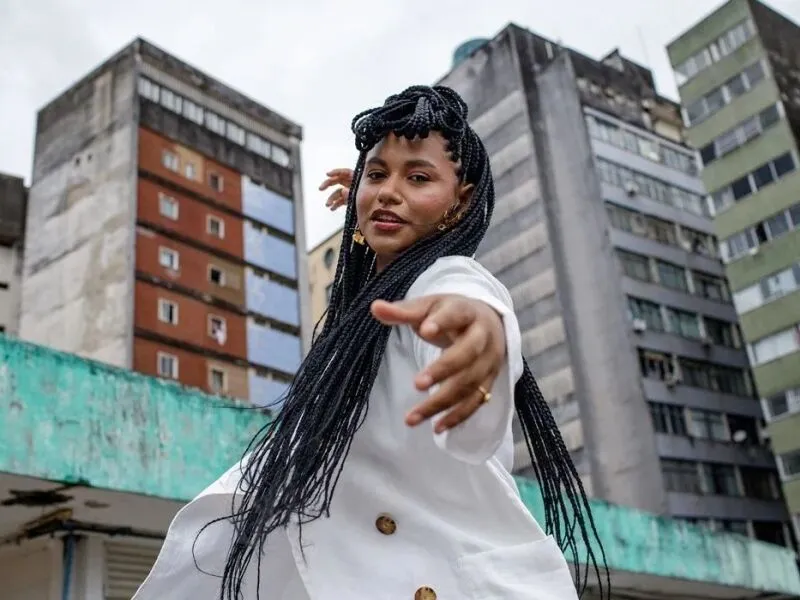 Luana Tavares apresenta seu primeiro álbum em show gratuito no Parque da Jaqueira