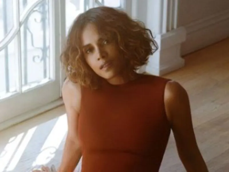 Halle Berry é vista em passeio com o filho de 12 anos, depois de ser acusada de agredi-lo