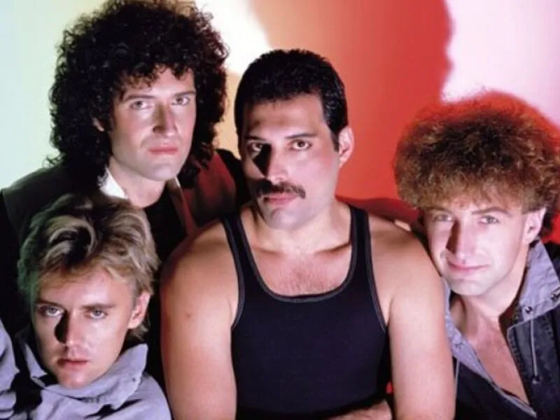 Queen se aposentará das turnês, diz Brian May