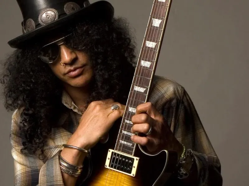 Slash anuncia shows no Brasil; saiba onde, quando e como garantir seu ingresso