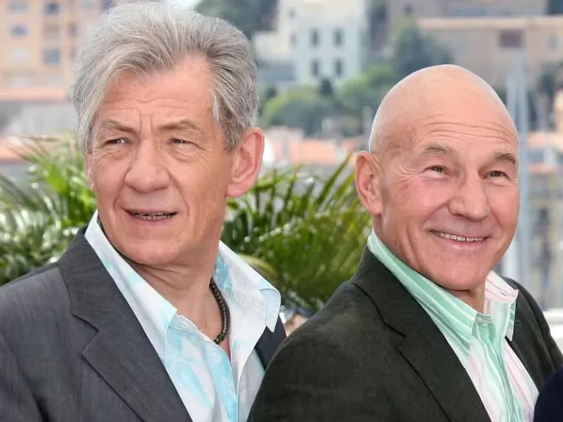 Amigo na vida real e em “X-Men”, Ian McKellen lamenta morte de Patrick Stewart
